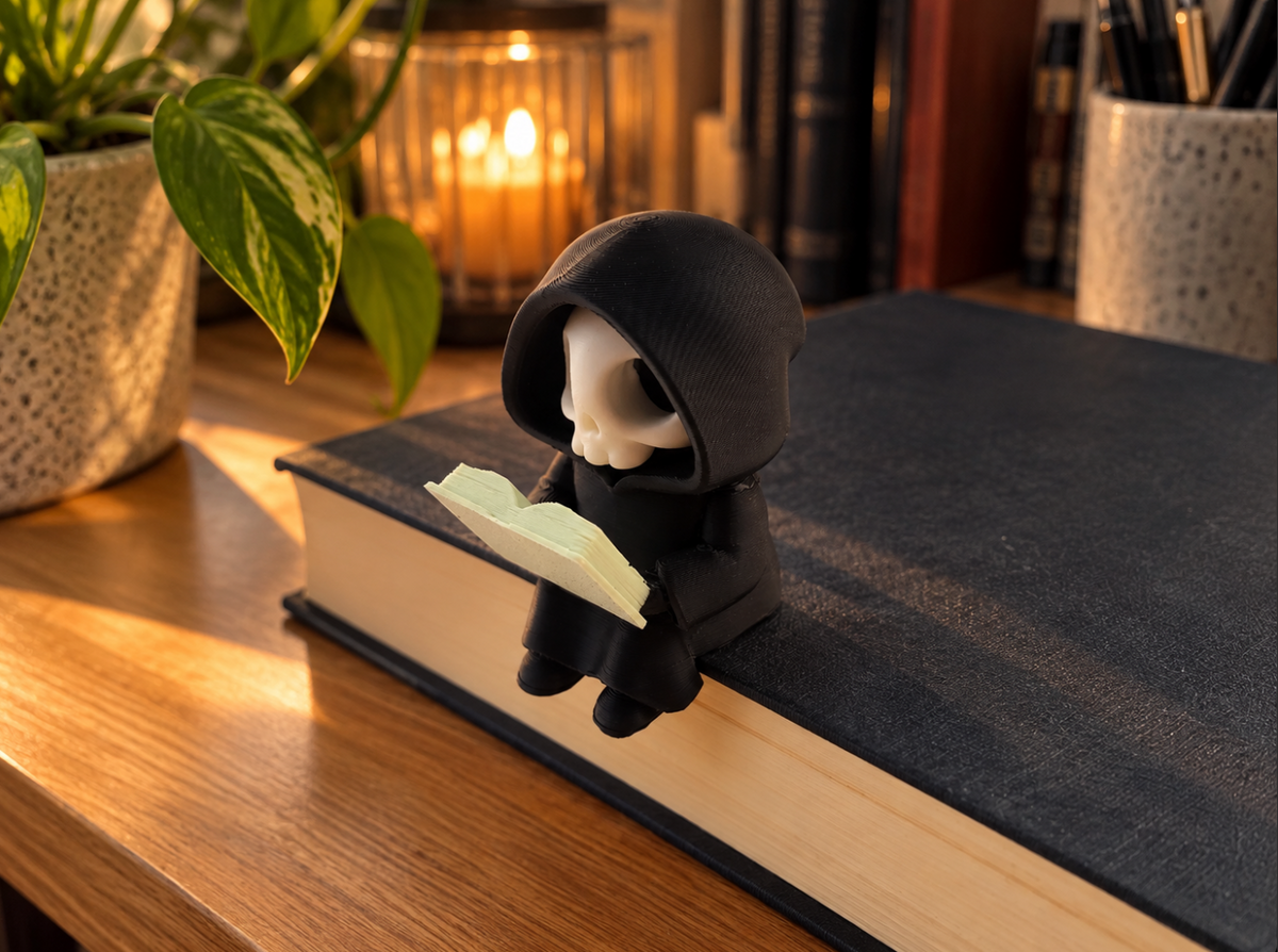 Totenkopf-Figur mit Buch – Gothic-Deko für Bücherregal & Leseecke