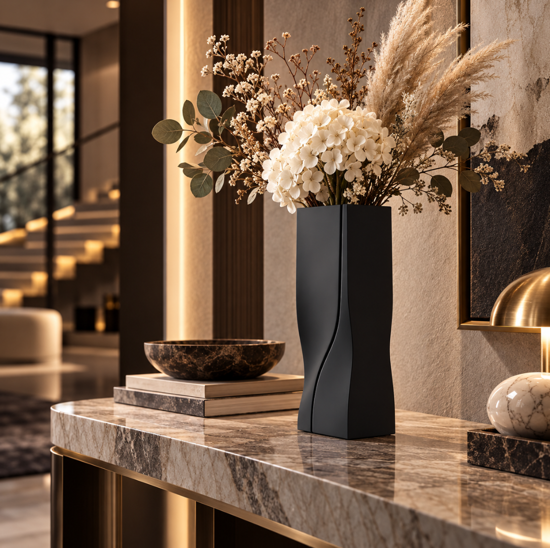 Skulpturale Designvase in Schwarz – Moderne Deko mit geschwungener Form