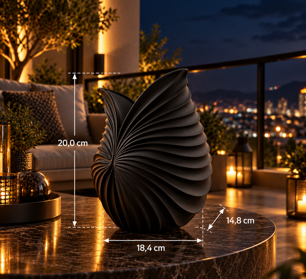 Moderne Design-Vase mit eleganter Faltenstruktur